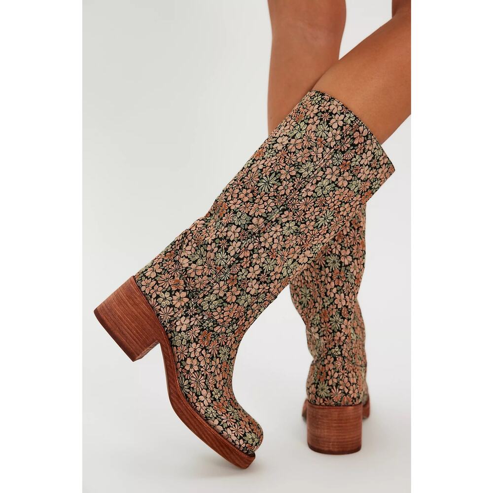 Jeffrey Campbell x Free People Whimsy Pull-On Boots, NWOT, Size 9